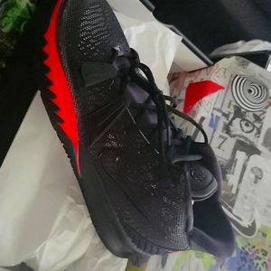 Brand New! Kyrie Irving's Size 14men